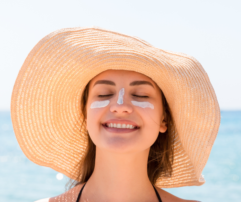 Sunscreen: Benefits, Drawbacks, and Pore-Clearing Solutions