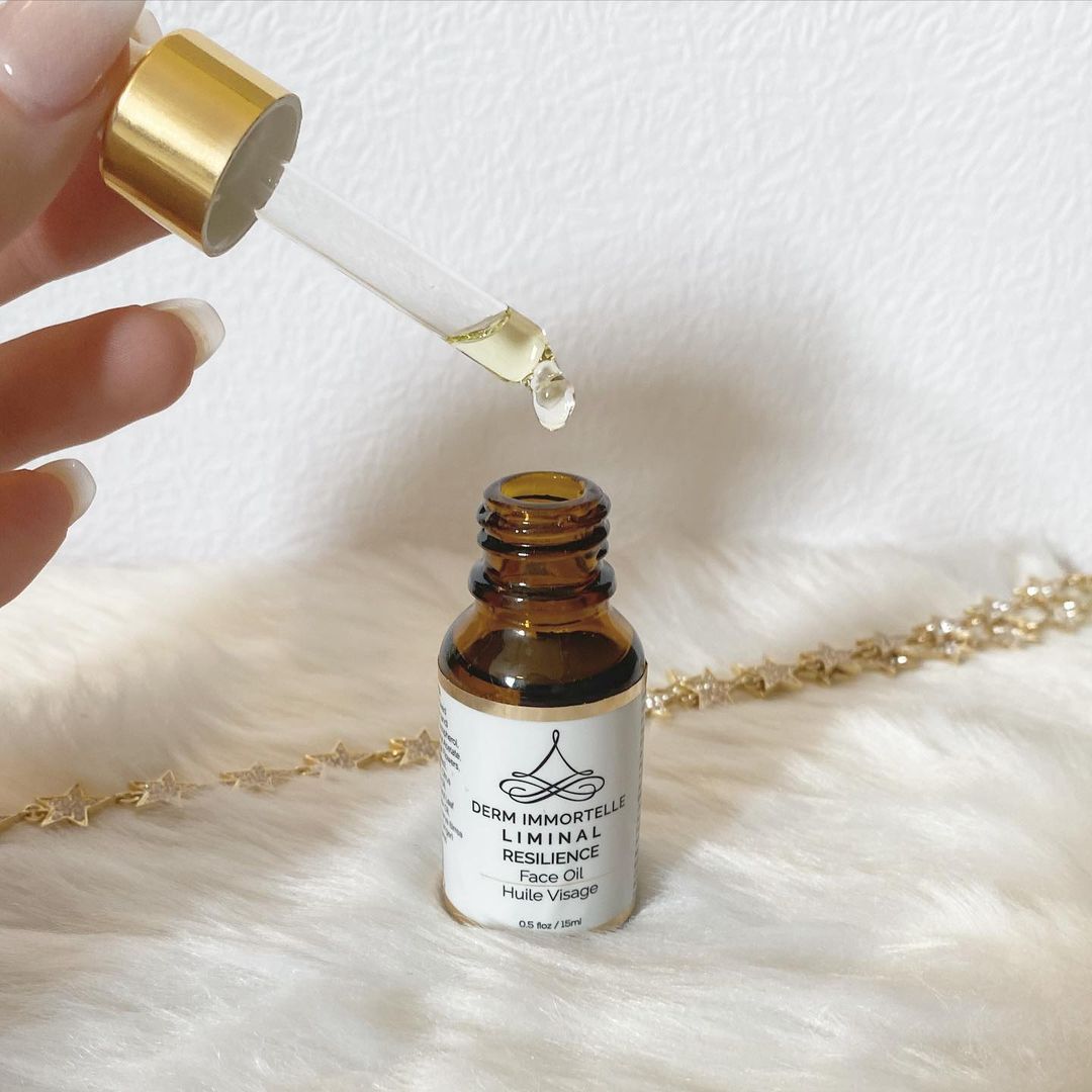 Serums vs. Face Oils: What’s the Difference and How to Use Them